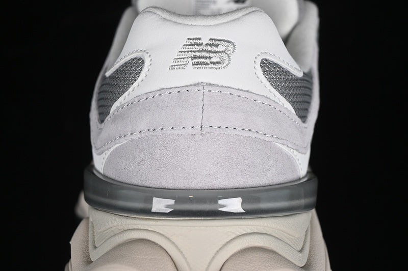 New Balance 9060 [U9060EEE]