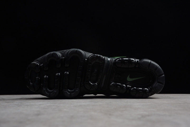 Nike Air VaporMax Plus [924453-009]