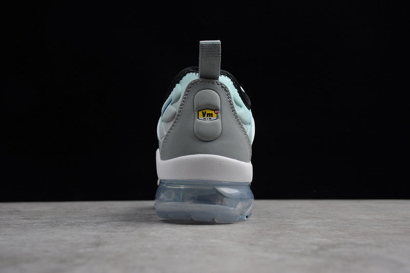 Nike Air VaporMax Plus [924453-101]