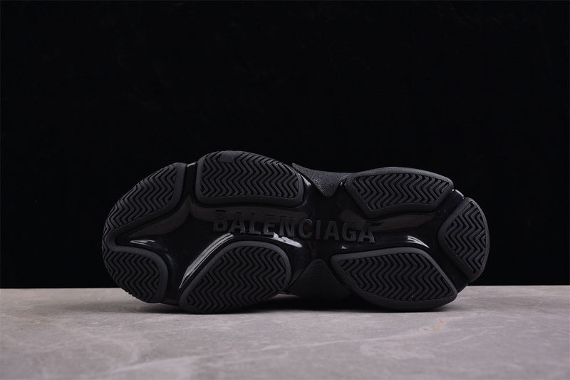 Balenciaga Triple S Sneaker [W2W2FAY9017]