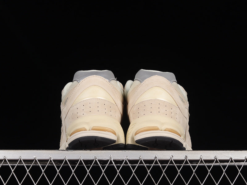 New Balance 2002R [M2002RCC]