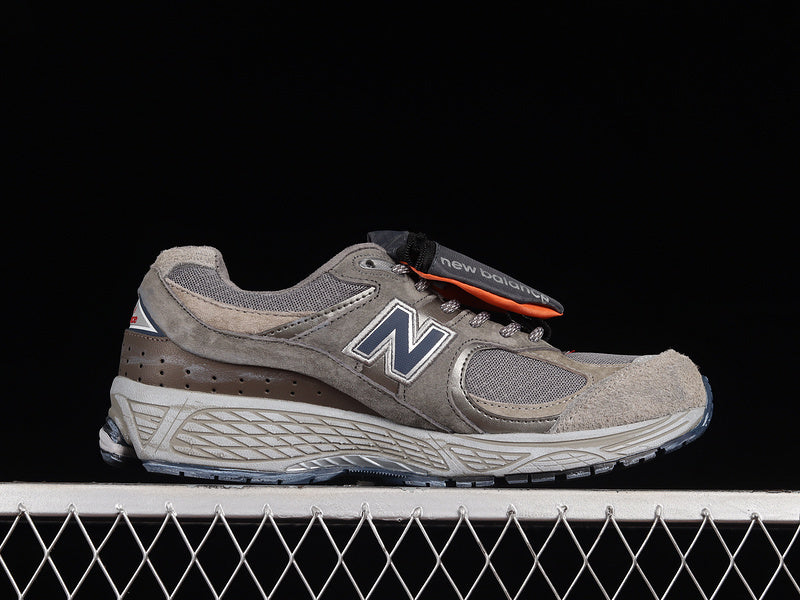 New Balance 2002R Pouch [M2002RVA]