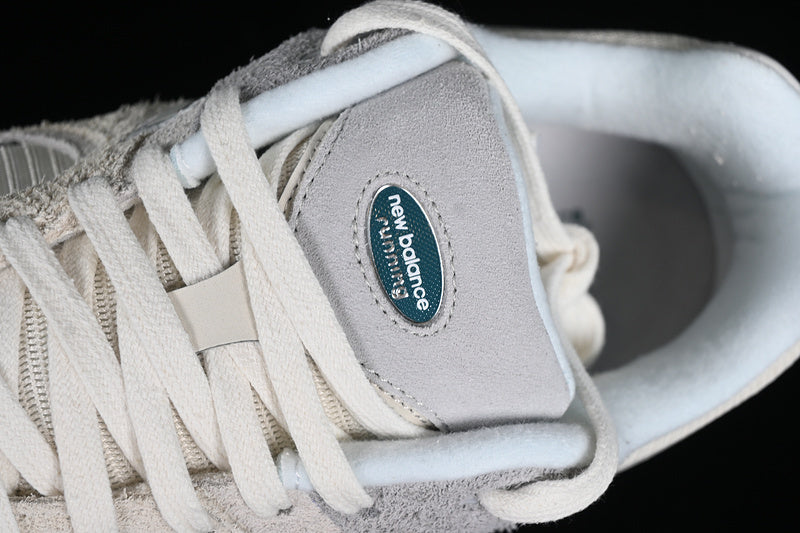 New Balance 2002R [M2002REK]