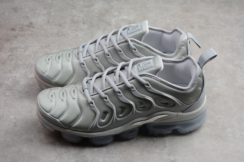 Nike Air VaporMax Plus [924453-005]