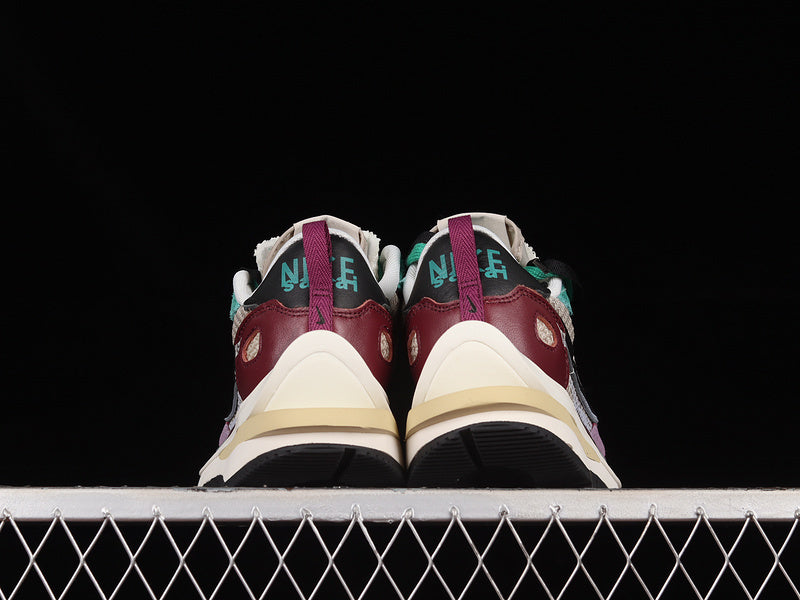 Nike x Sacai VaporWaffle [DD3035-200]