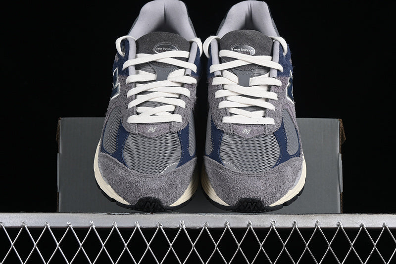 New Balance 2002R [M2002REL]