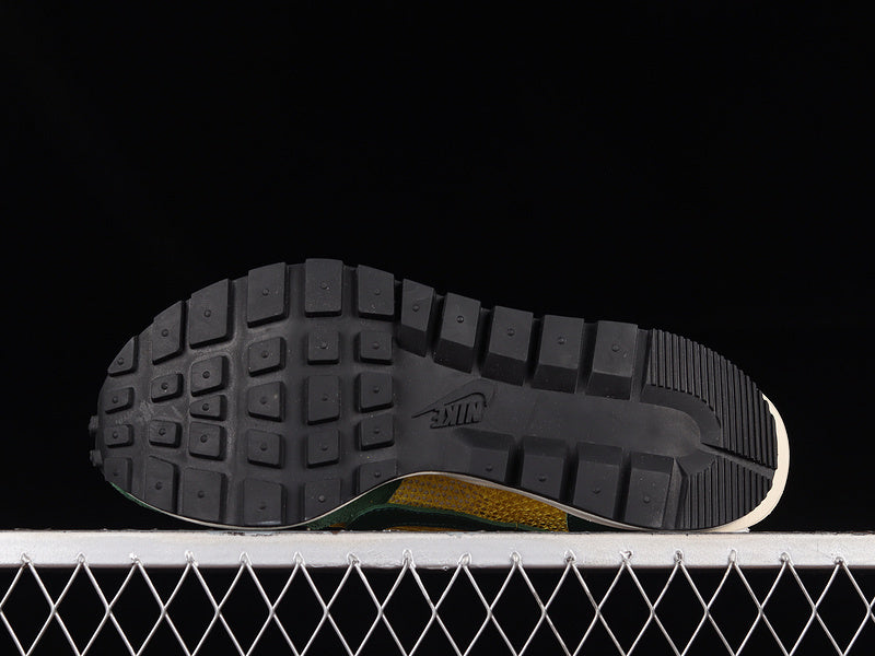 Nike x Sacai VaporWaffle [CV1363-700]