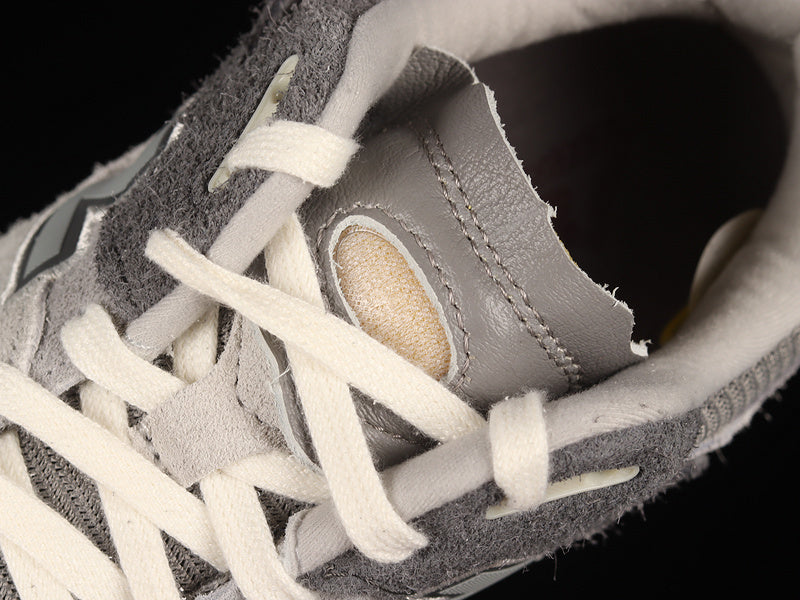 New Balance 2002R [M2002RDA]