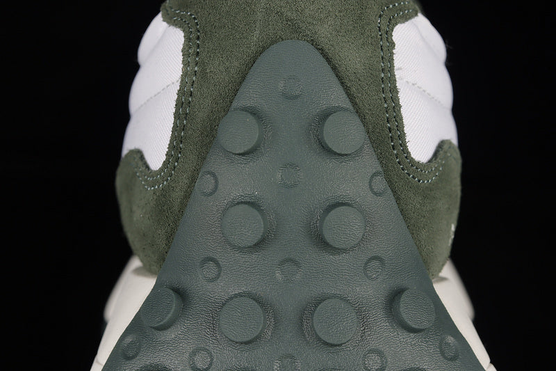 New Balance 327 [MS327AAD]