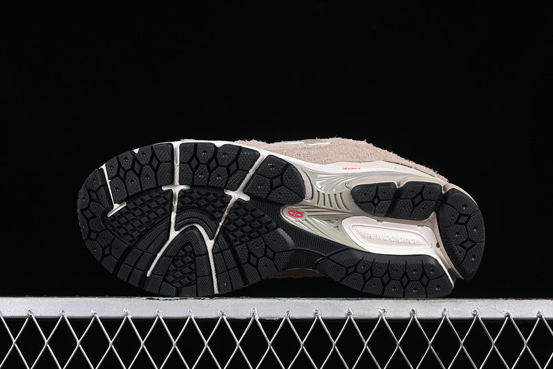 New Balance 2002R Protection Pack [M2002RDL]