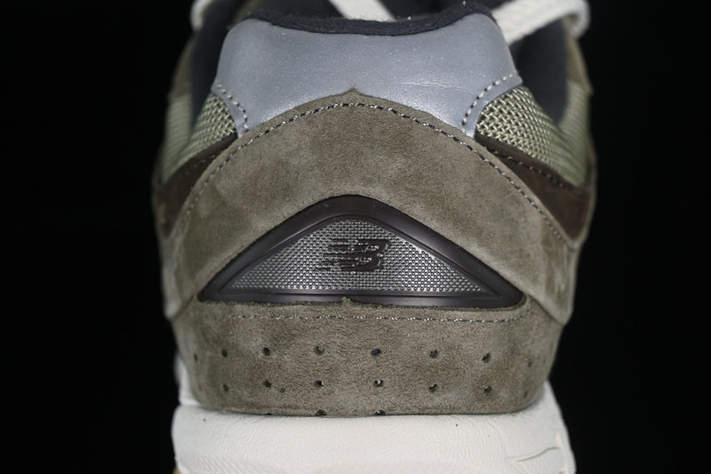 New Balance 2002R [M2002RHN]