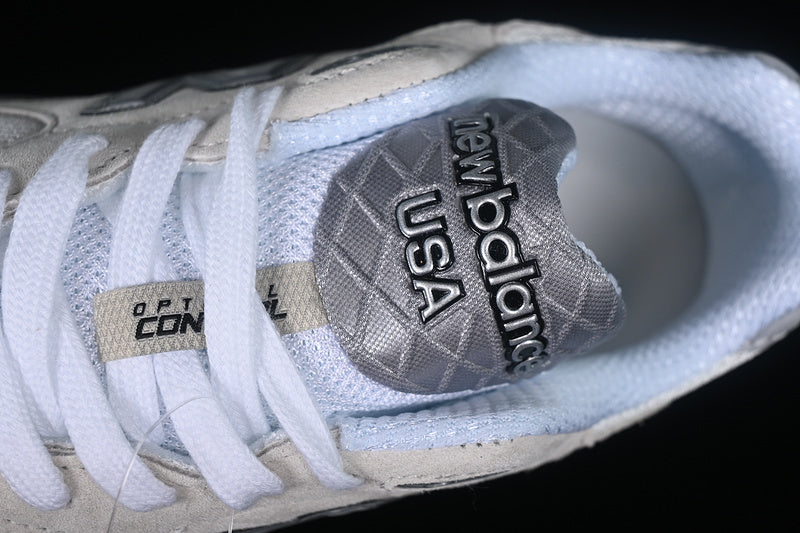 New Balance 990v3 [M990BY3]