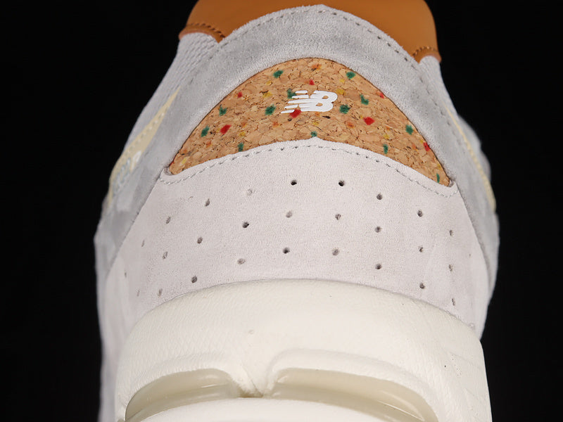 New Balance 2002R [M2002RSB]