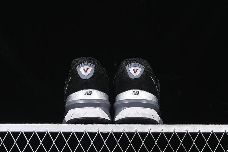 New Balance 990v5 [M990BK5]