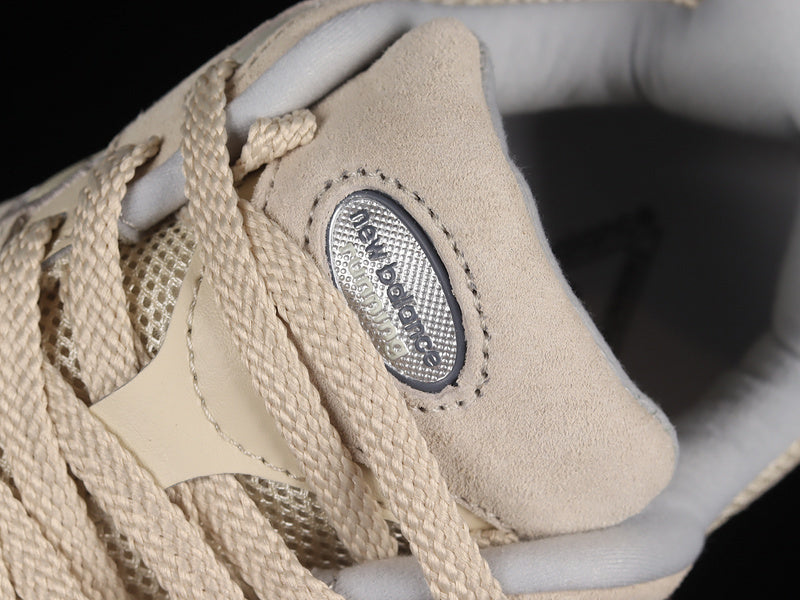 New Balance 2002R [ML2002RE]