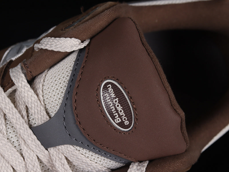New Balance 2002R [M2002RHS]