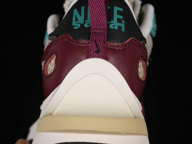 Nike x Sacai VaporWaffle [DD3035-200]