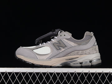 New Balance 2002R Pouch [M2002RVC]
