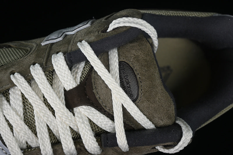 New Balance 2002R [M2002RHN]