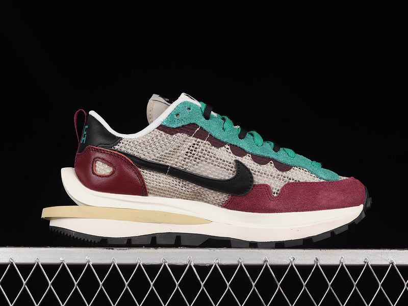 Nike x Sacai VaporWaffle [DD3035-200]