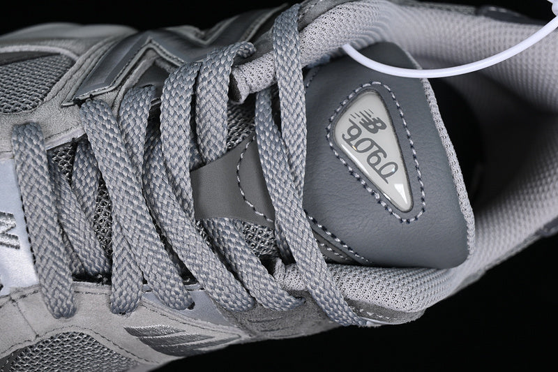 New Balance 9060 [U9060GG]