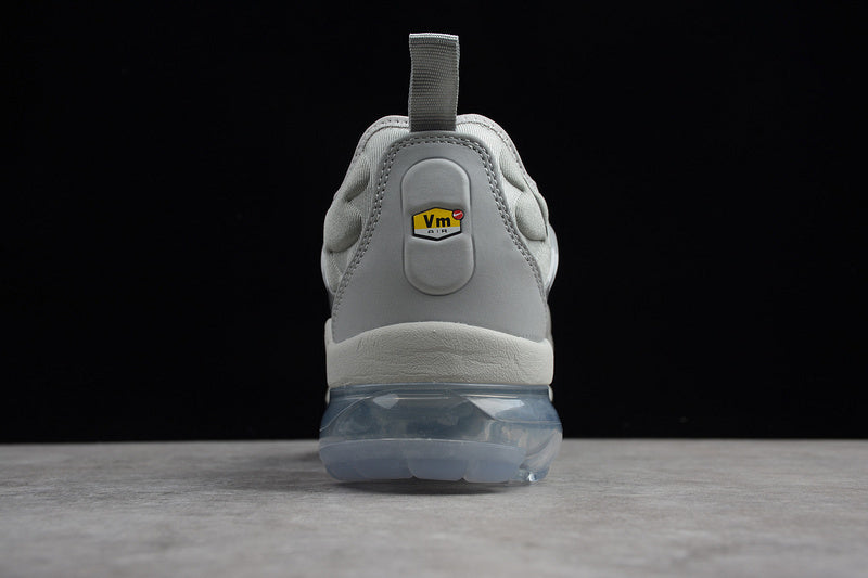 Nike Air VaporMax Plus [924453-005]