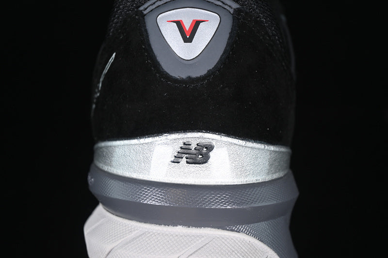 New Balance 990v5 [M990BK5]