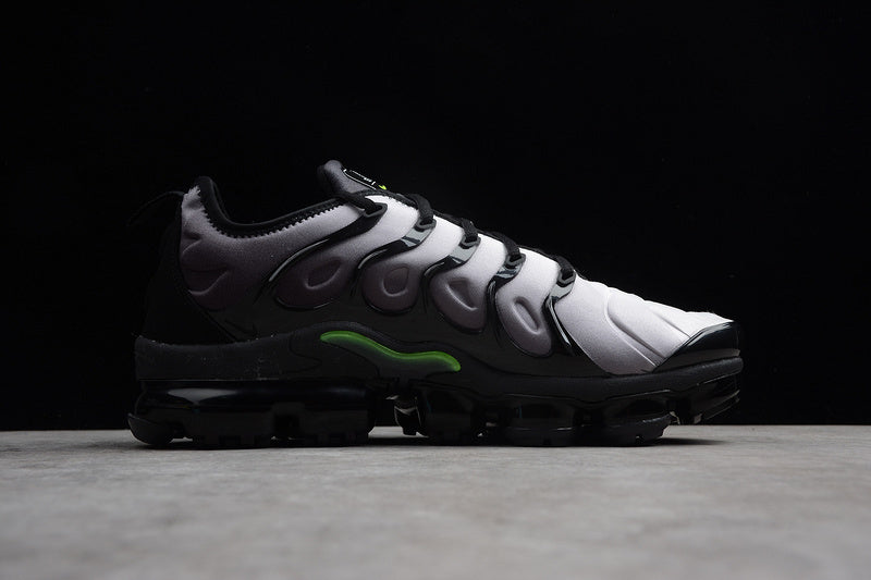 Nike Air VaporMax Plus [924453-009]