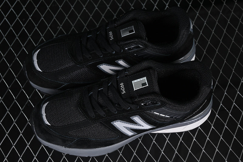 New Balance 990v5 [M990BK5]