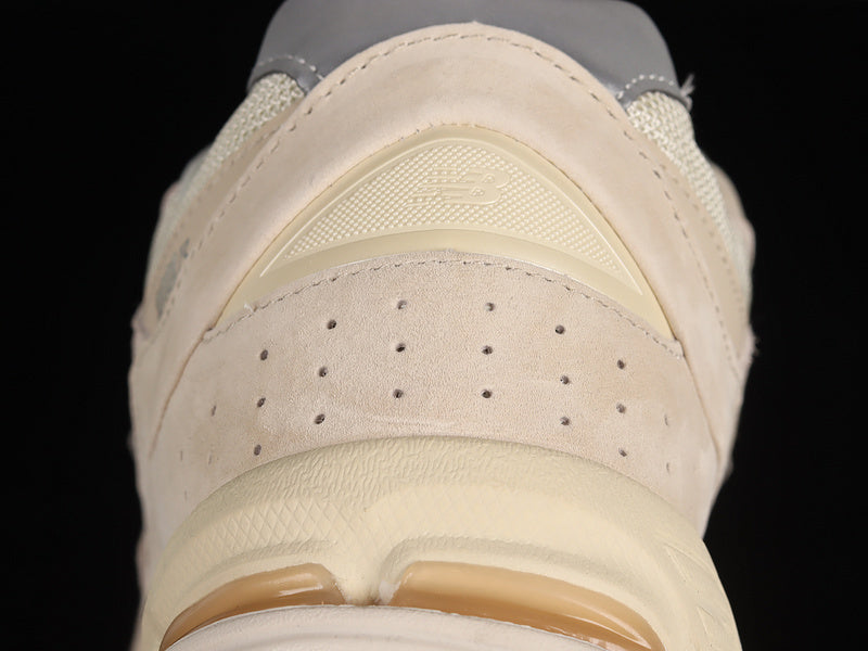 New Balance 2002R [M2002RCC]