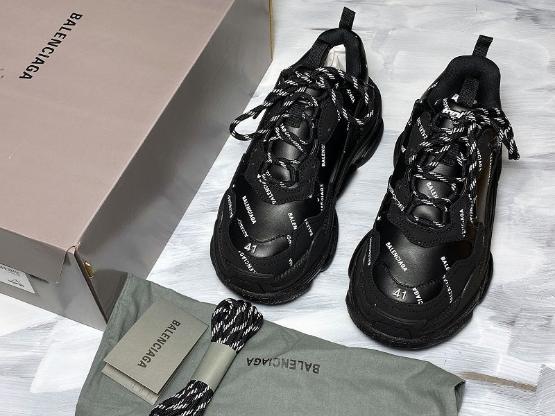 Balenciaga Triple-S Sneaker [ECBA81827300]