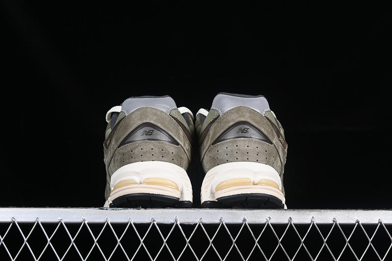 New Balance 2002R [M2002RHN]