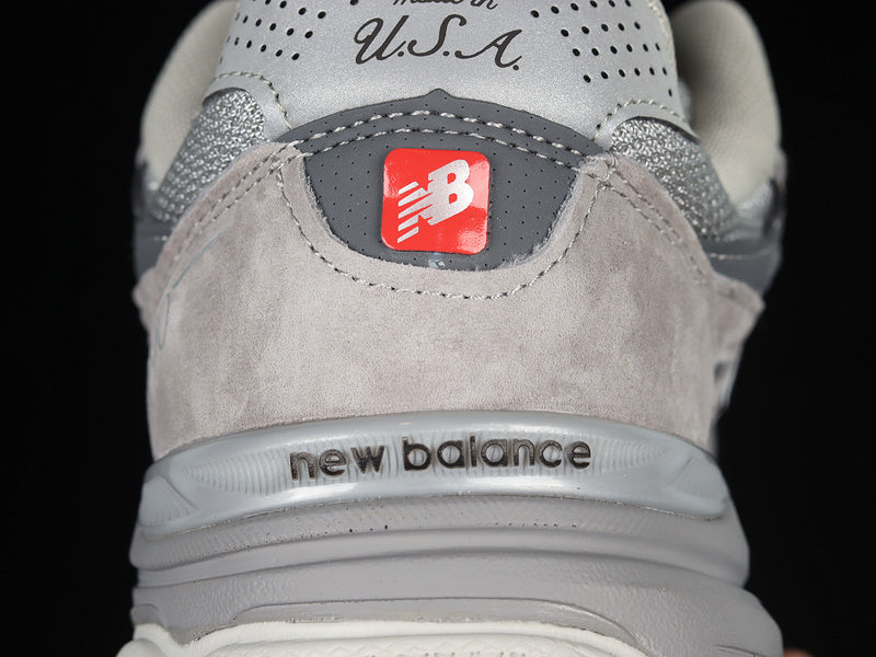 New Balance 990v3 [M990GY3]