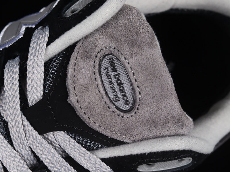 New Balance 2002R Gore-Tex [M2002RXD]