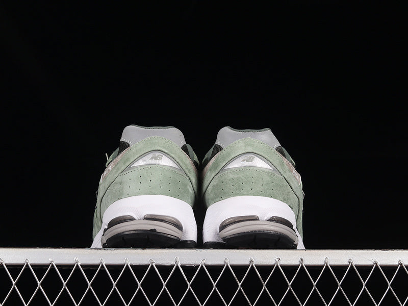 New Balance 2002R [ML2002RG1]
