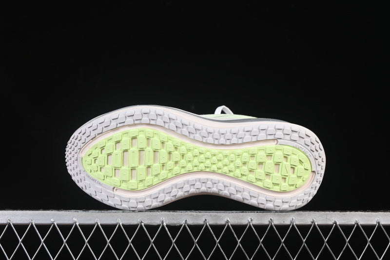Nike Air Zoom Vomero Plus [HV8154-103]