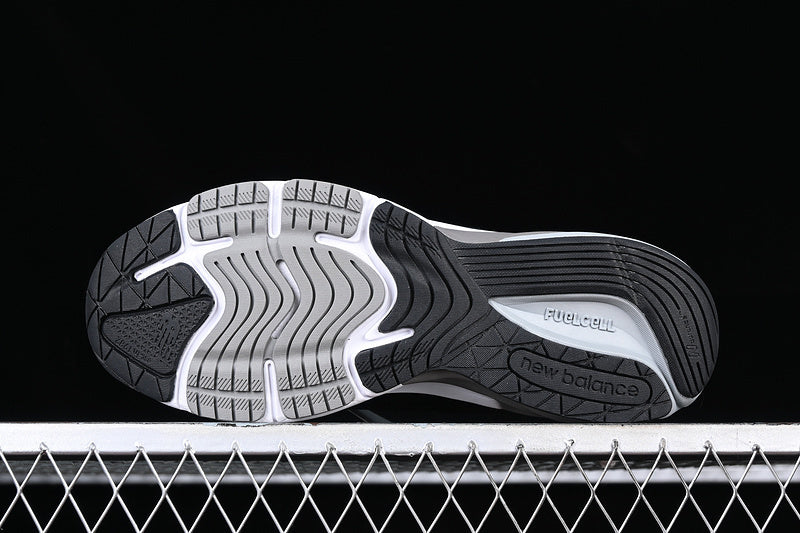 New Balance 990v6 [M990BK6]