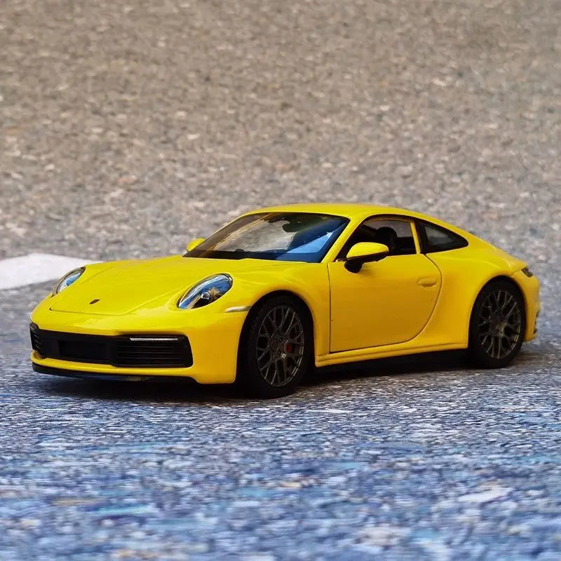 1:24 Porsche 911 Carrera 4S