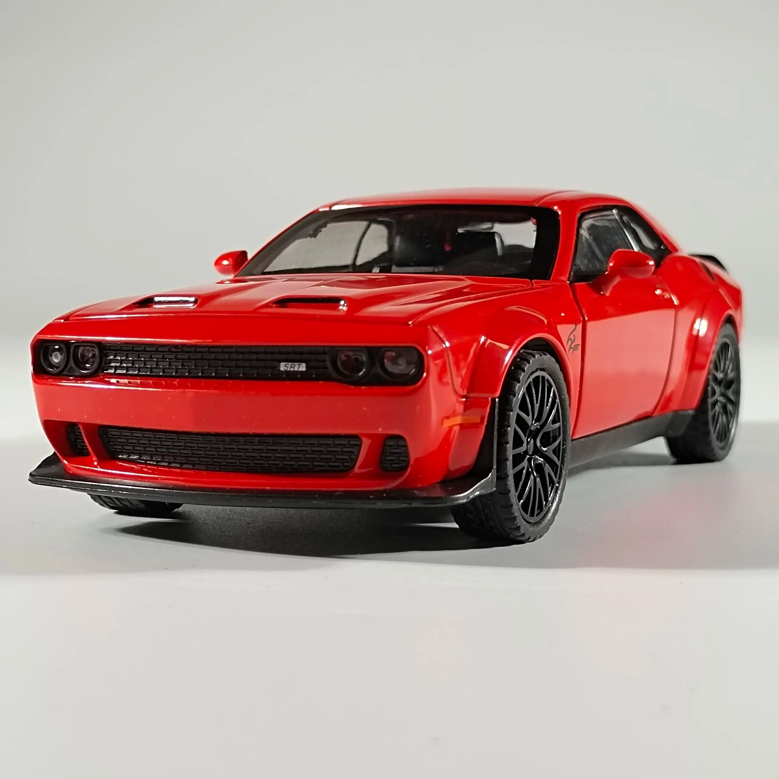 1:32 Dodge Challenger Hellcat