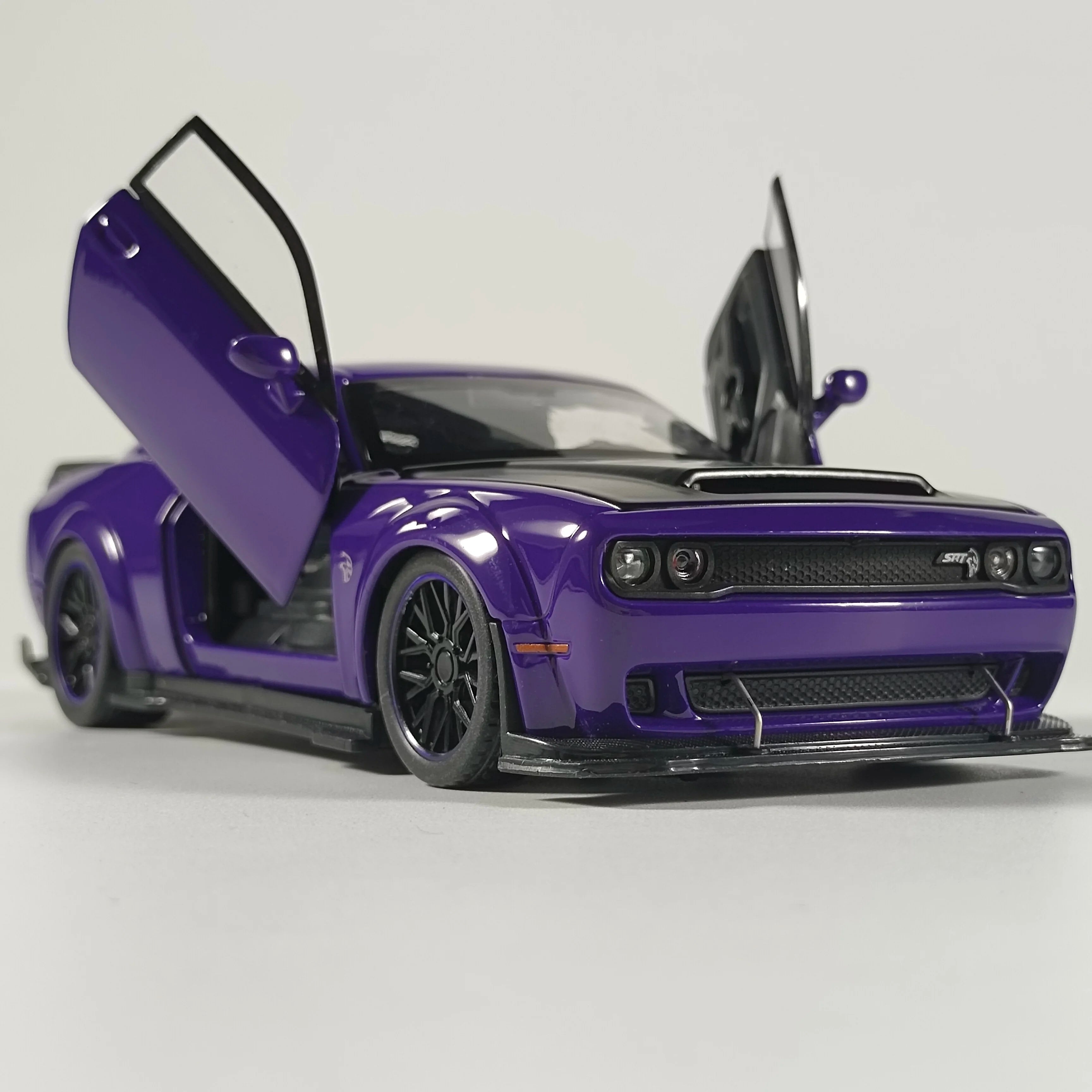 1:32 Dodge Challenger SRT Hellcat Redeye