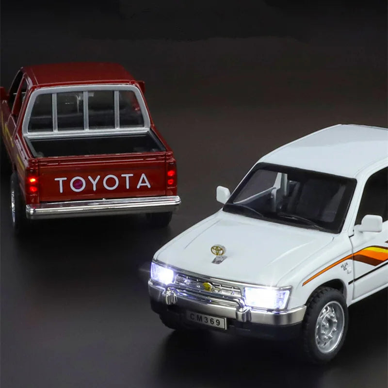 1:32 Toyota Hilux Pickup