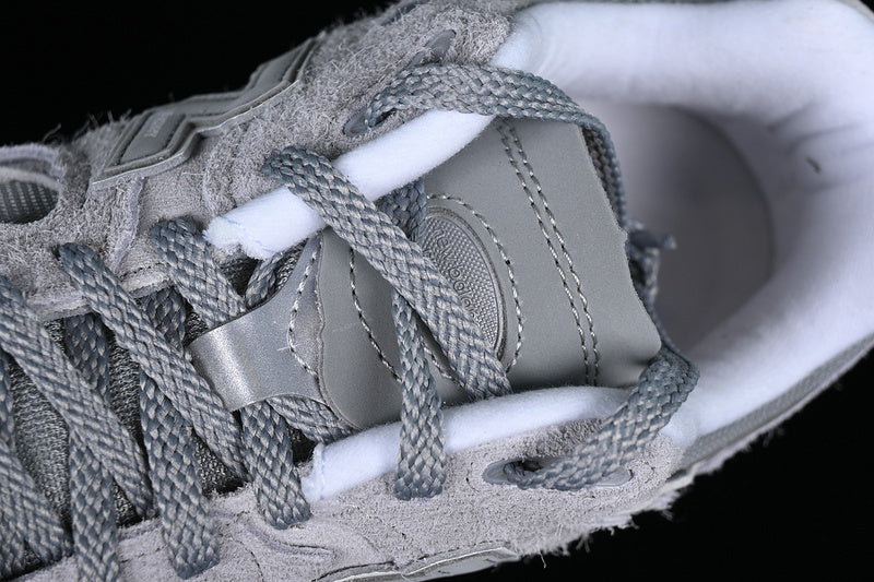 New Balance 2002R Protection Pack [M2002RDM]