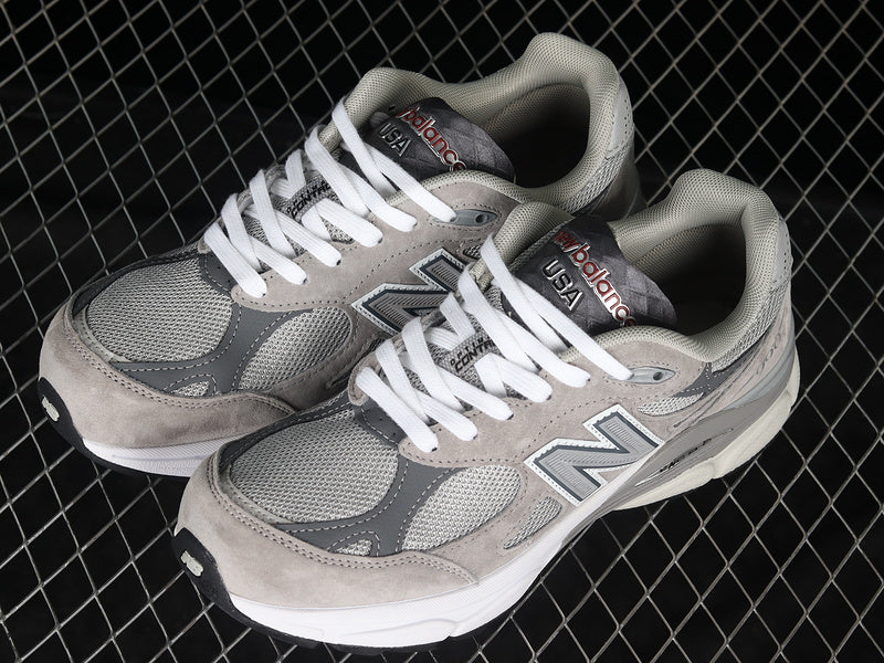 New Balance 990v3 [M990GY3]