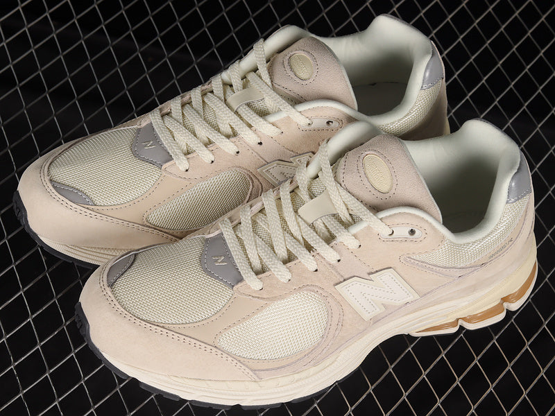 New Balance 2002R [M2002RCC]