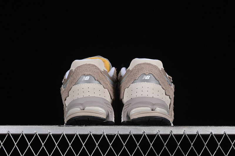 New Balance 2002R Protection Pack [M2002RDL]