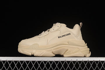 Balenciaga Triple S Sneaker [W2FW14561]