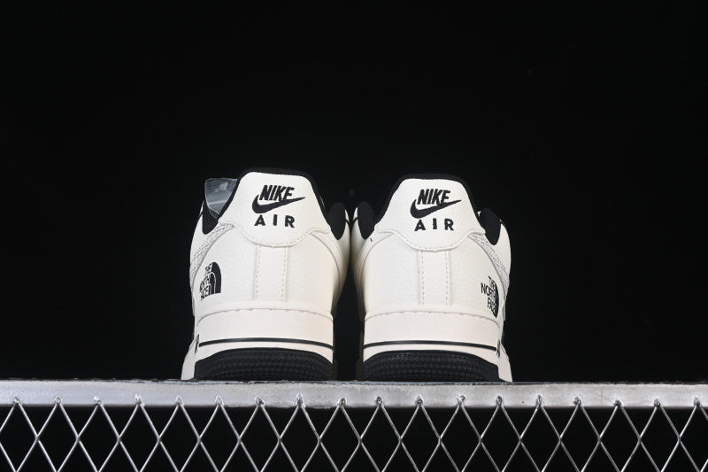 Nike Air Force 1 ’07 Low [JP8028-007]