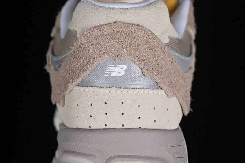 New Balance 2002R Protection Pack [M2002RDL]