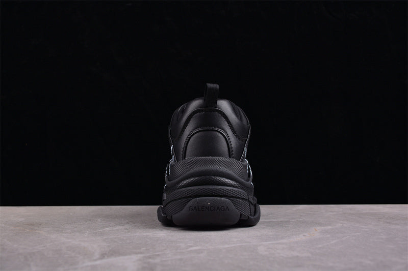 Balenciaga Triple S Sneaker [W2W2FAY9017]