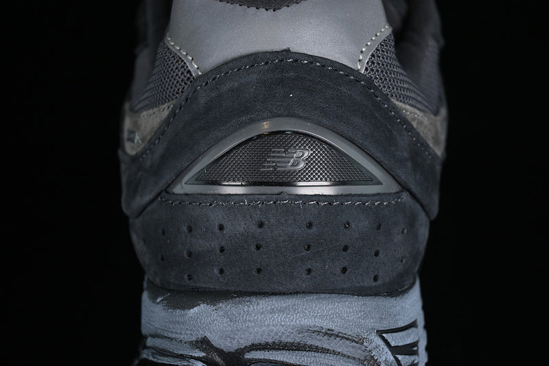 New Balance 2002R [M2002RBV]